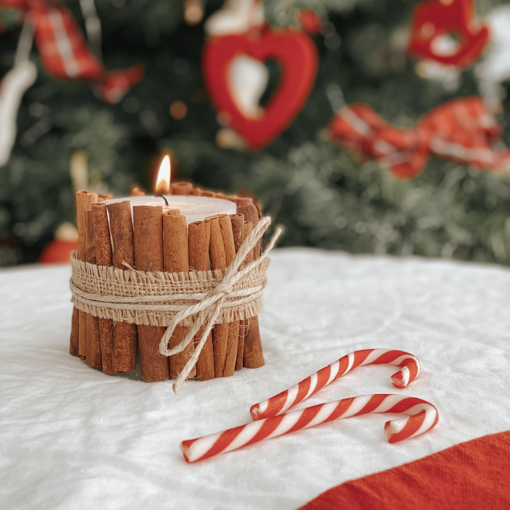 delicate candele decorative matrimoni realizzate a mano in pigne artificiali decorazioni natalizie regali Set di 3 candele a forma di pigne candele delicate per feste spa 